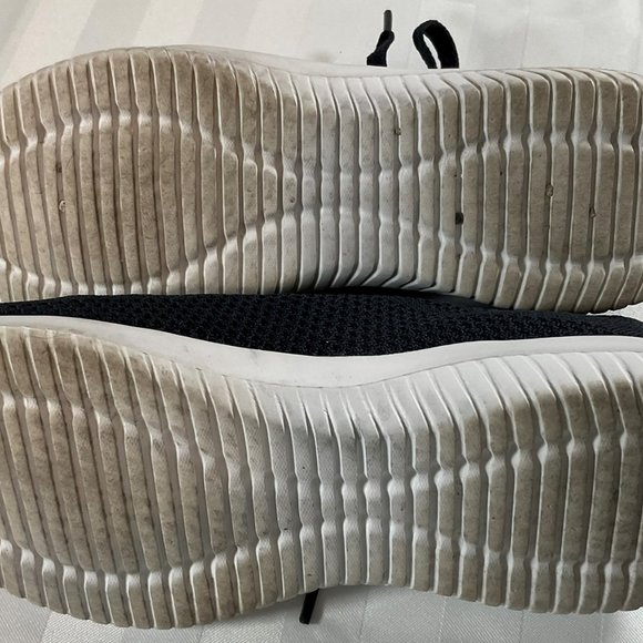 👗5/$25 - Navy Memory Foam Sneaker - Picture 3 of 3